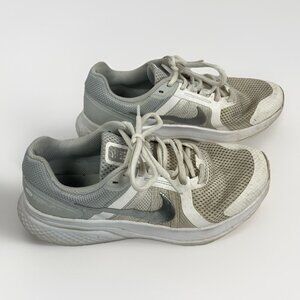 Nike Womens Run Swift 2 Running Womens 9 White Metallic Silver Shoe